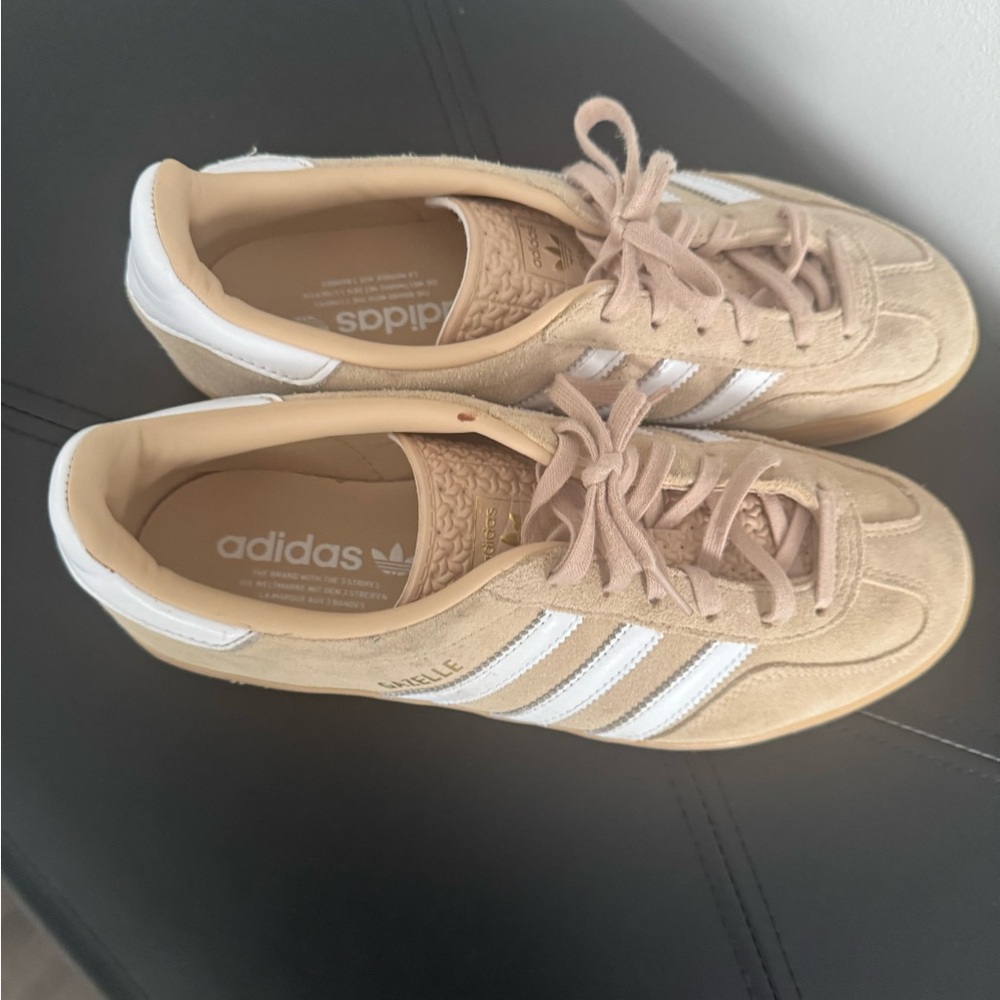 Adidas Gazelle Beige and White Sneakers - Picture 2 of 7